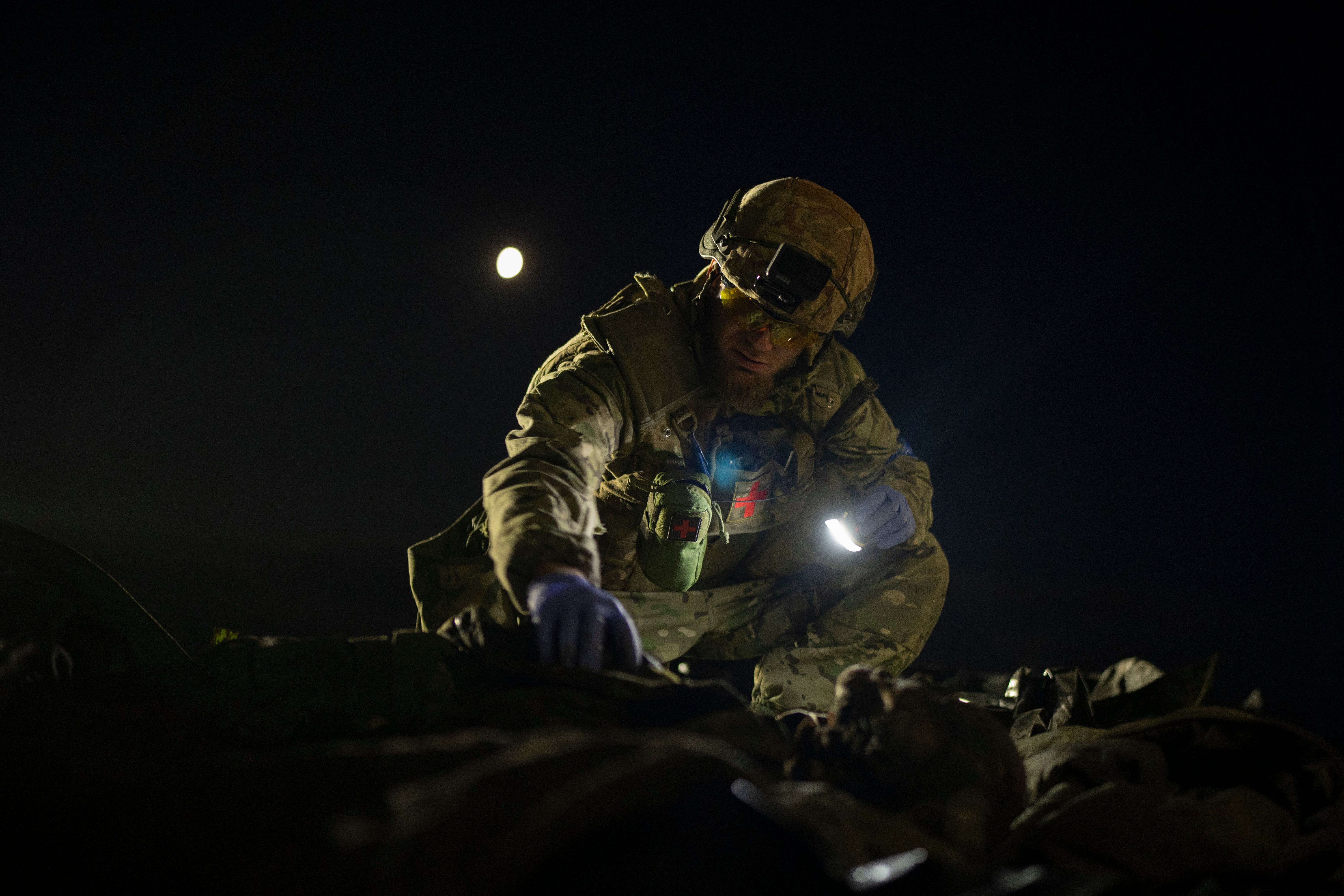 UCRANIA GUERRA RECOLECTOR DE CADAVERES