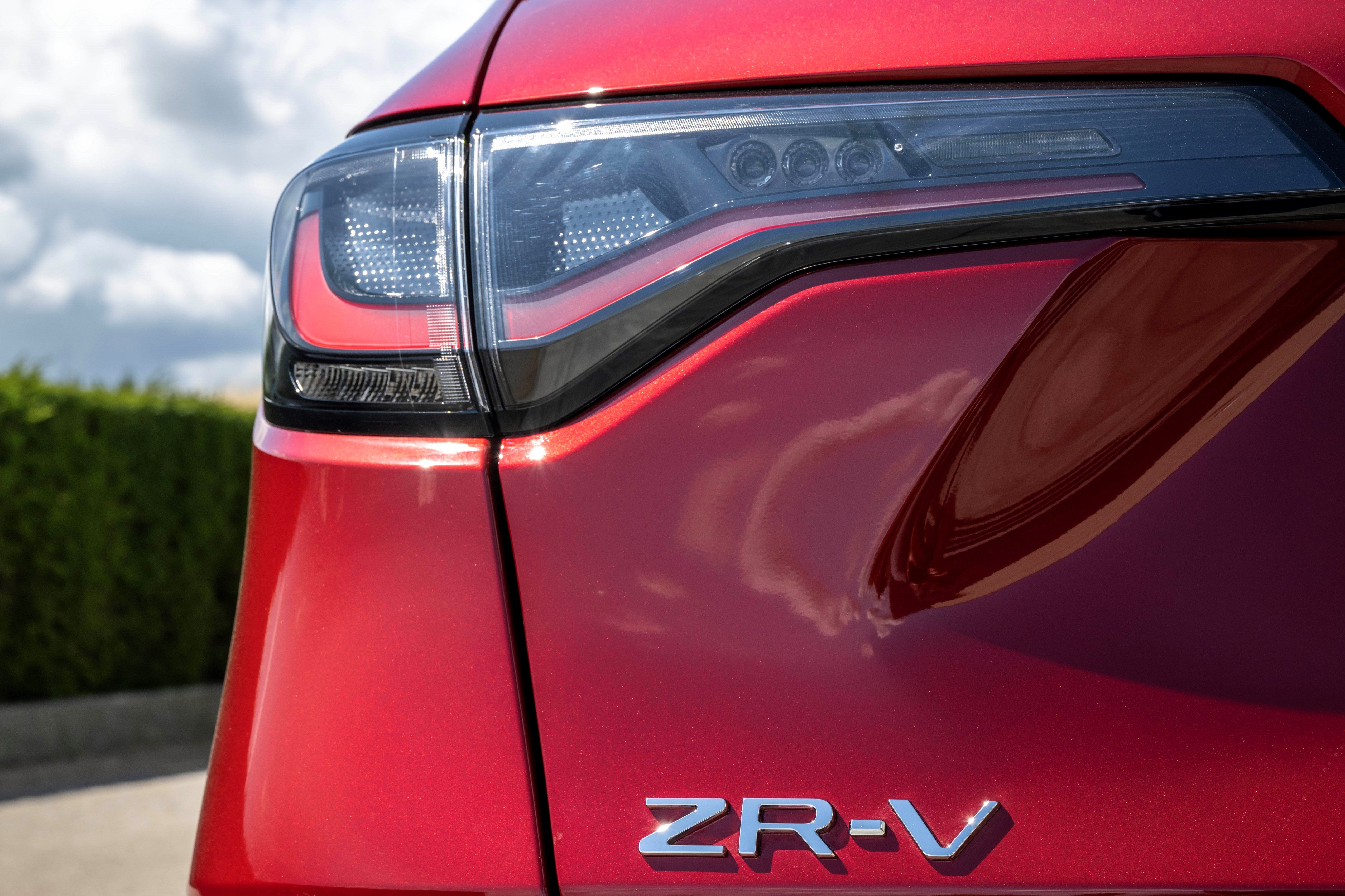 ZR-V is fitted with LED lights at the front and rear, with automatically adjusting headlights