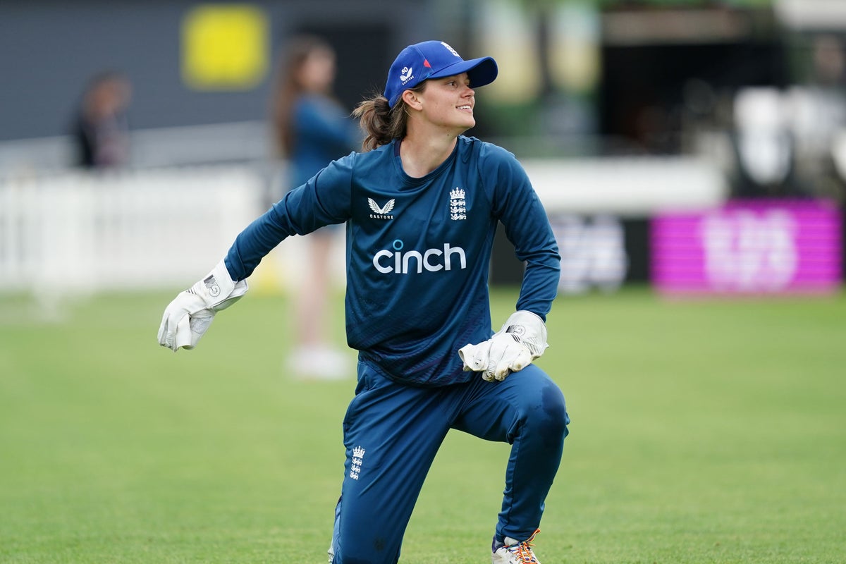 Sophie Devine hits century as New Zealand chase down England