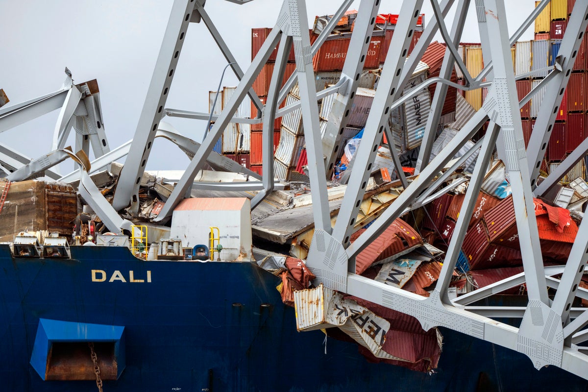 Salvage crews start removing containers from ship that collapsed Baltimore’s Key Bridge