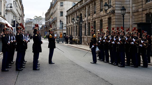 <p>Changing of the Guards as British troops join French on Entente Cordiale anniversary.</p>