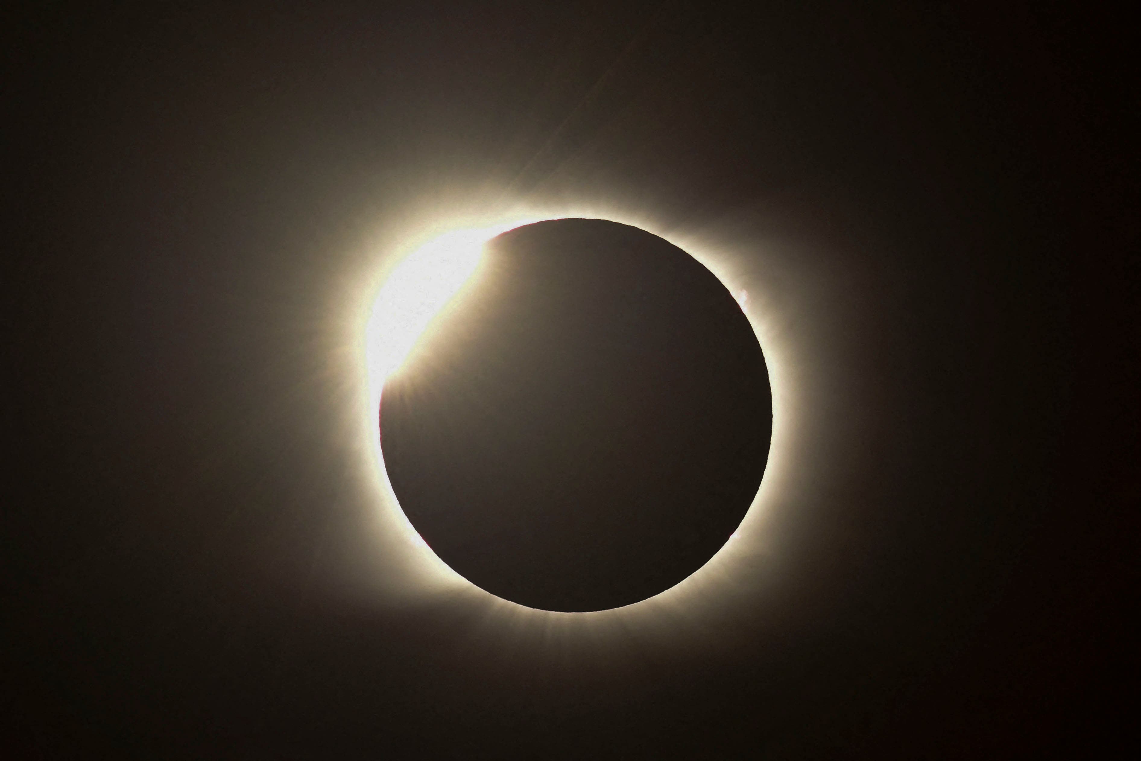 All of the best total solar eclipse deals to take advantage of - Vimarsana News