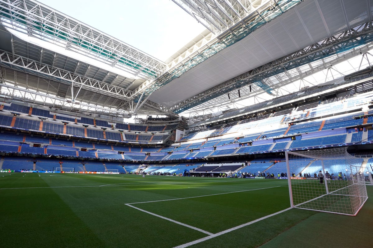 Real Madrid keen to close Bernabeu roof for Manchester City clash