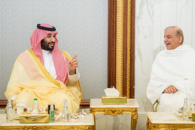 <p>Saudi Crown Prince Mohammed bin Salman meets Pakistan's prime minister Shehbaz Sharif and Bahrain's crown prince and prime minister Sheikh Salman bin Hamad al-Khalifa in his palace during holy month of Ramadan</p>