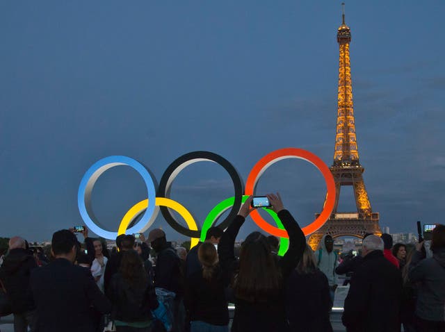 OLY Paris 2024 Eiffel Tower Olympic Rings