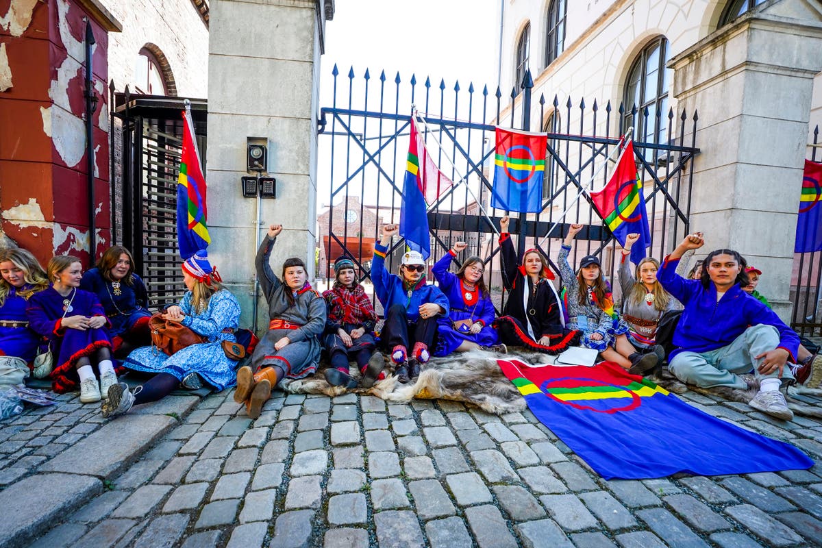 Norwegian court finds police acted unreasonably in fining activists who blocked government buildings Norwegian court finds police acted unreasonably in fining activists who blocked government buildings