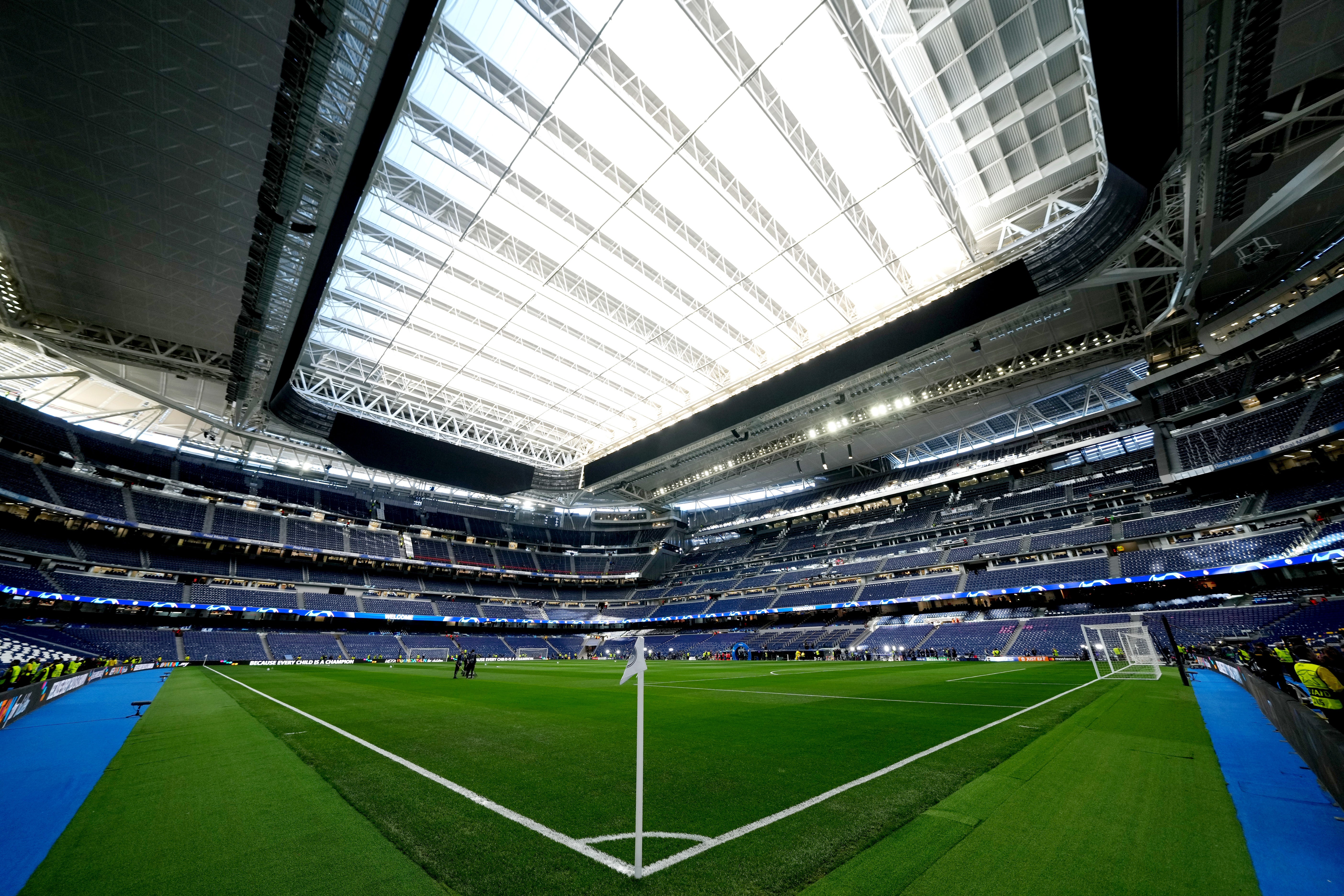 The Bernabeu roof closed ahead of Real Madrid’s clash with Manchester City