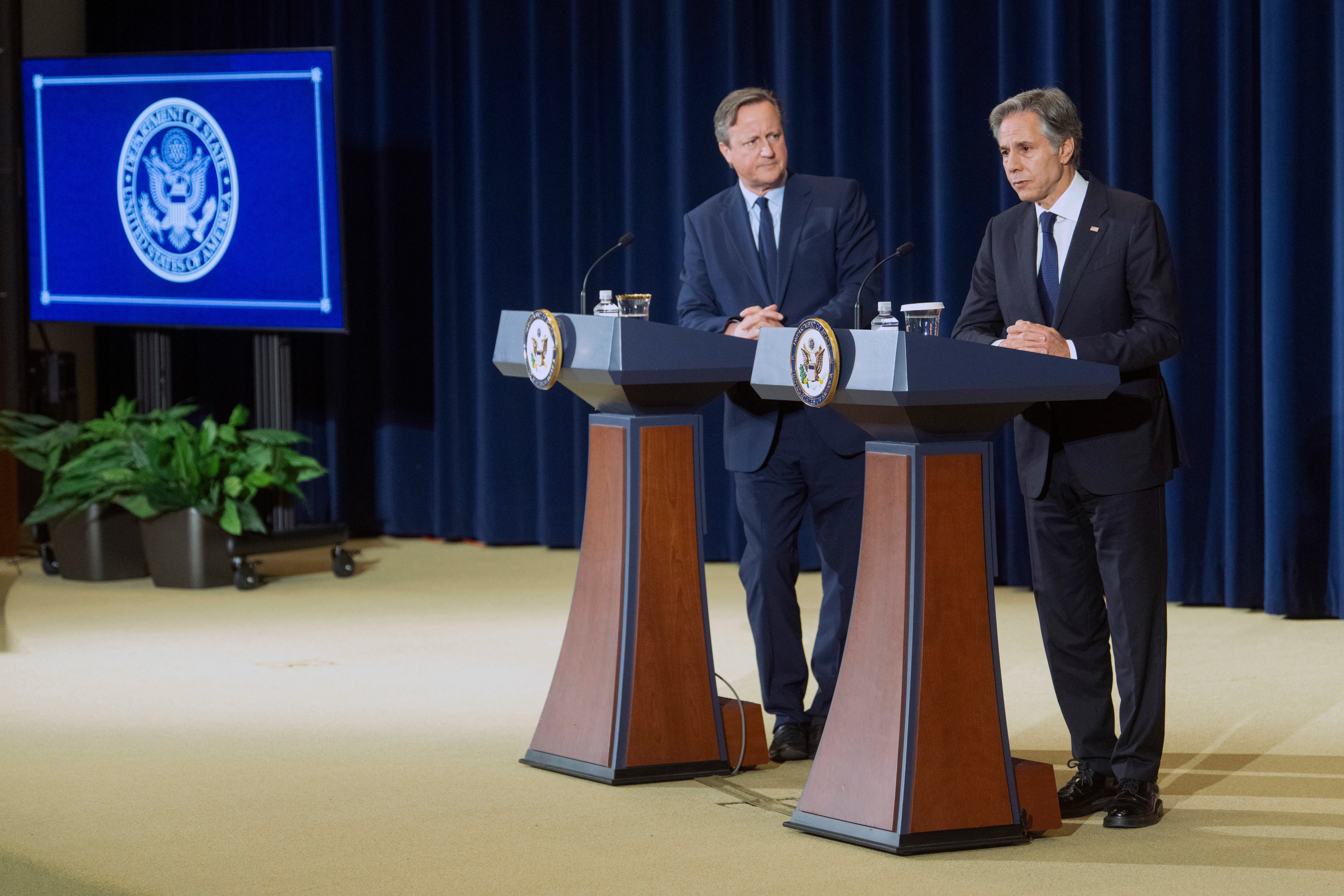 <p>UK Foreign Secretary David Cameron and US Secretary of State Antony Blinken hold a joint press conference in Washington </p>