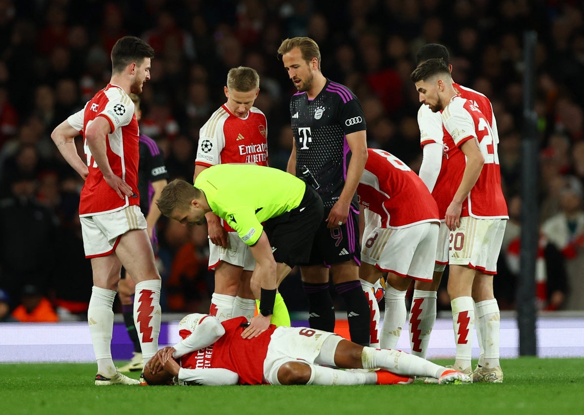 Harry Kane escapes red card against Arsenal after elbow on Gabriel 