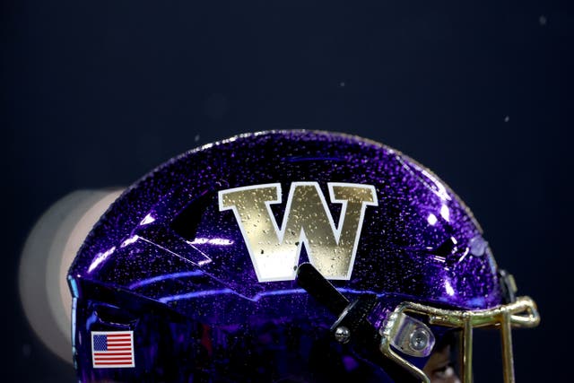 <p>Washington Huskies were in the College Football play-offs</p>