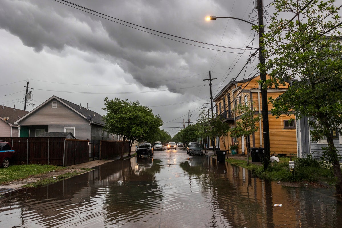 Storms bring flooding rain and damaging winds to states across the ...