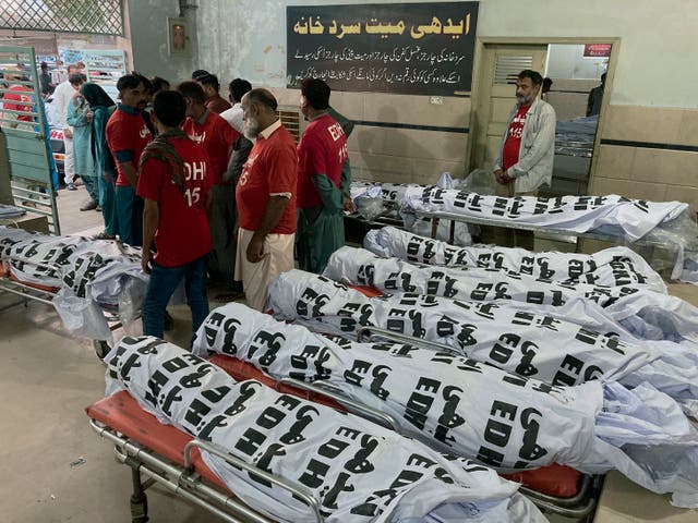 PAKISTÁN-ACCIDENTE DE AUTOBÚS