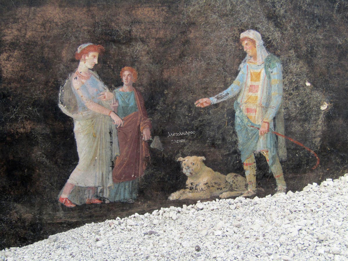 Pompeii: Stunning new paintings unearthed at ancient buried city
