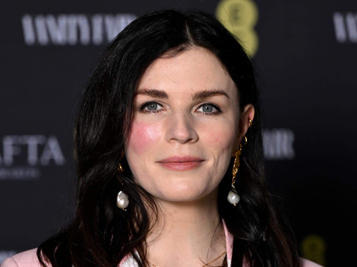 Aisling Bea shows off Bake Off cake depicting her C-section