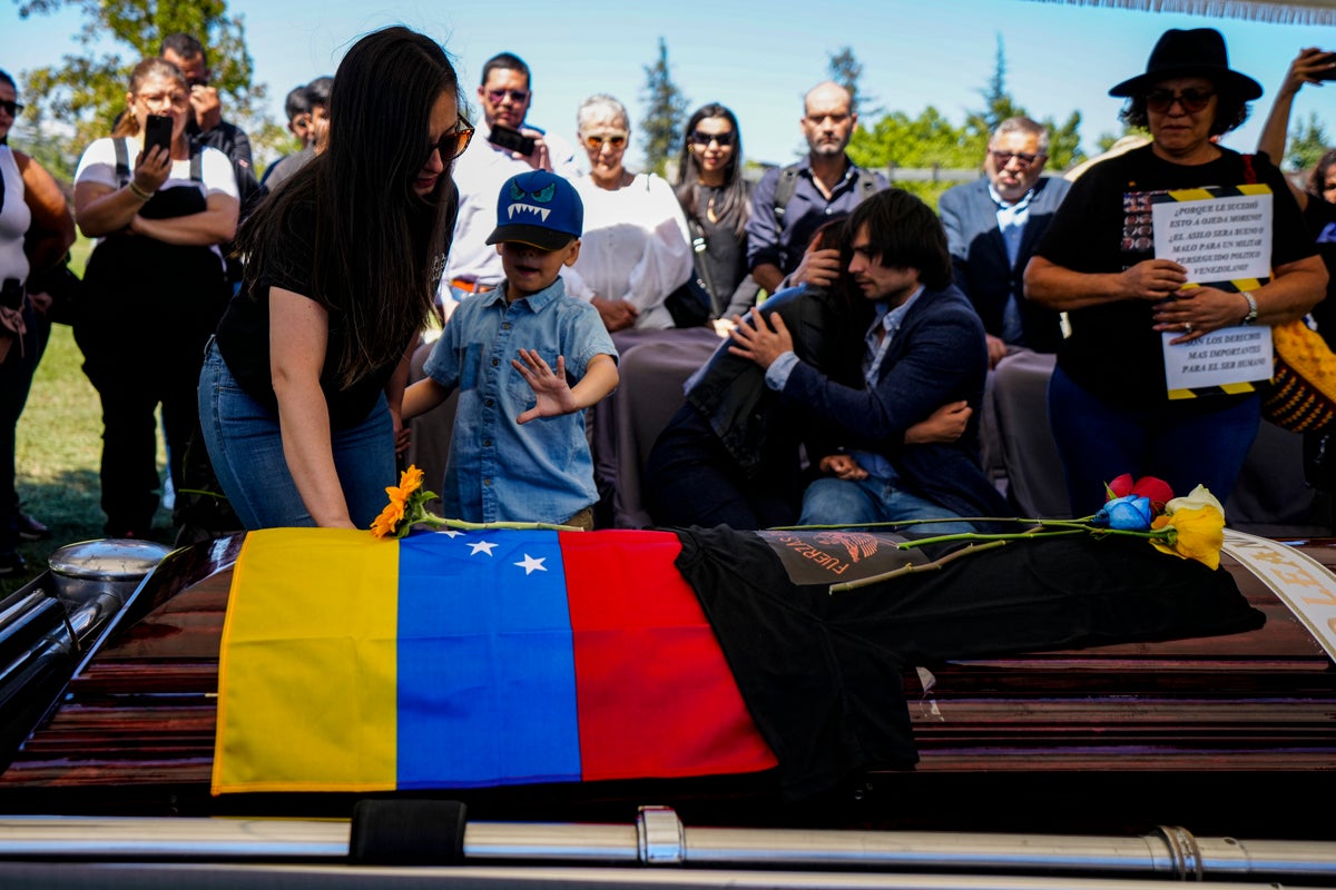 Chile will ask Venezuela to extradite citizens suspected of killing an anti-Maduro dissident