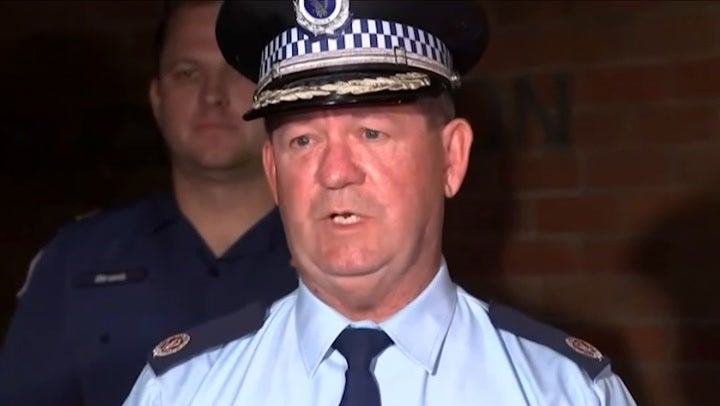 <p>Police confirm Sydney mall knifeman killed five people before being shot dead by police.</p>