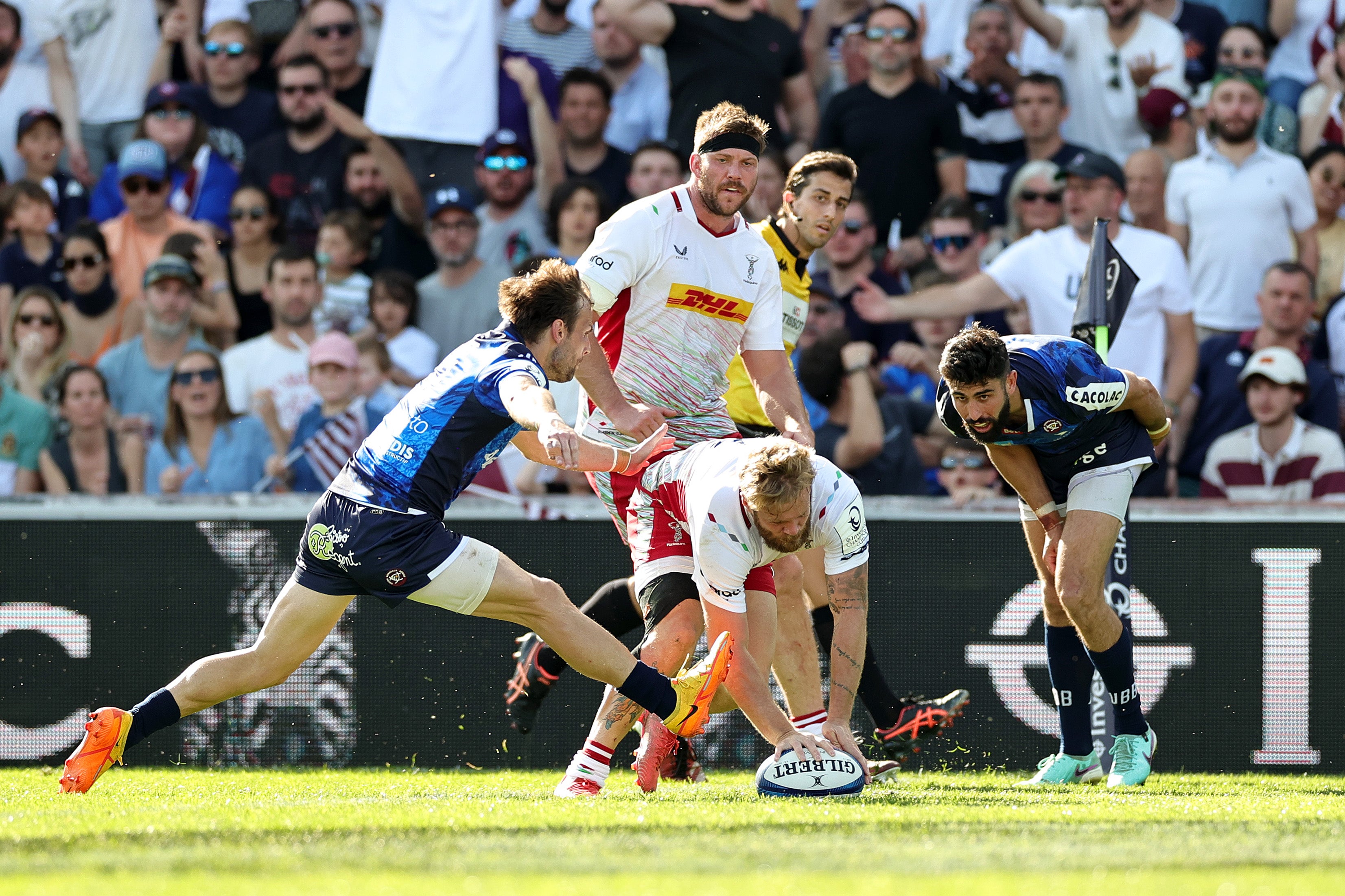 Tyrone Green of Harlequins scores the team's sixth try