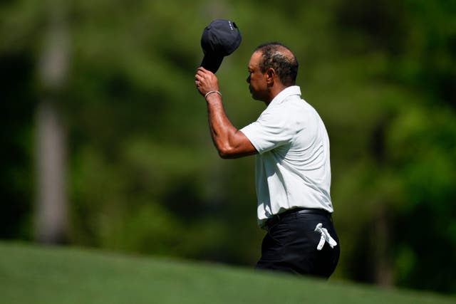 <p>Tiger Woods endured a difficult day </p>