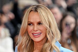 Amanda Holden told off for making Holly Willoughby ‘dig’ live on air