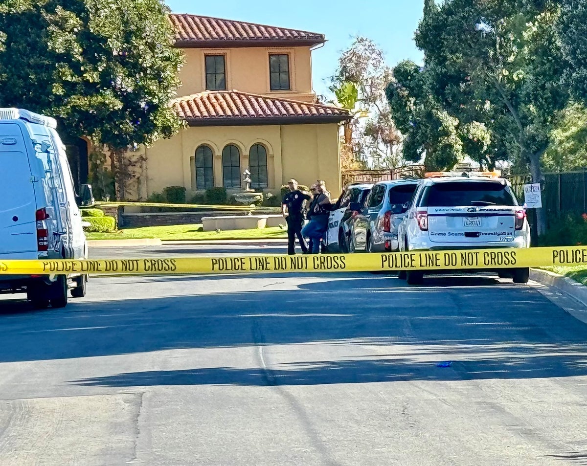 Newport Beach homeowner shoots night-time intruder before accomplice kills himself in bushes outside