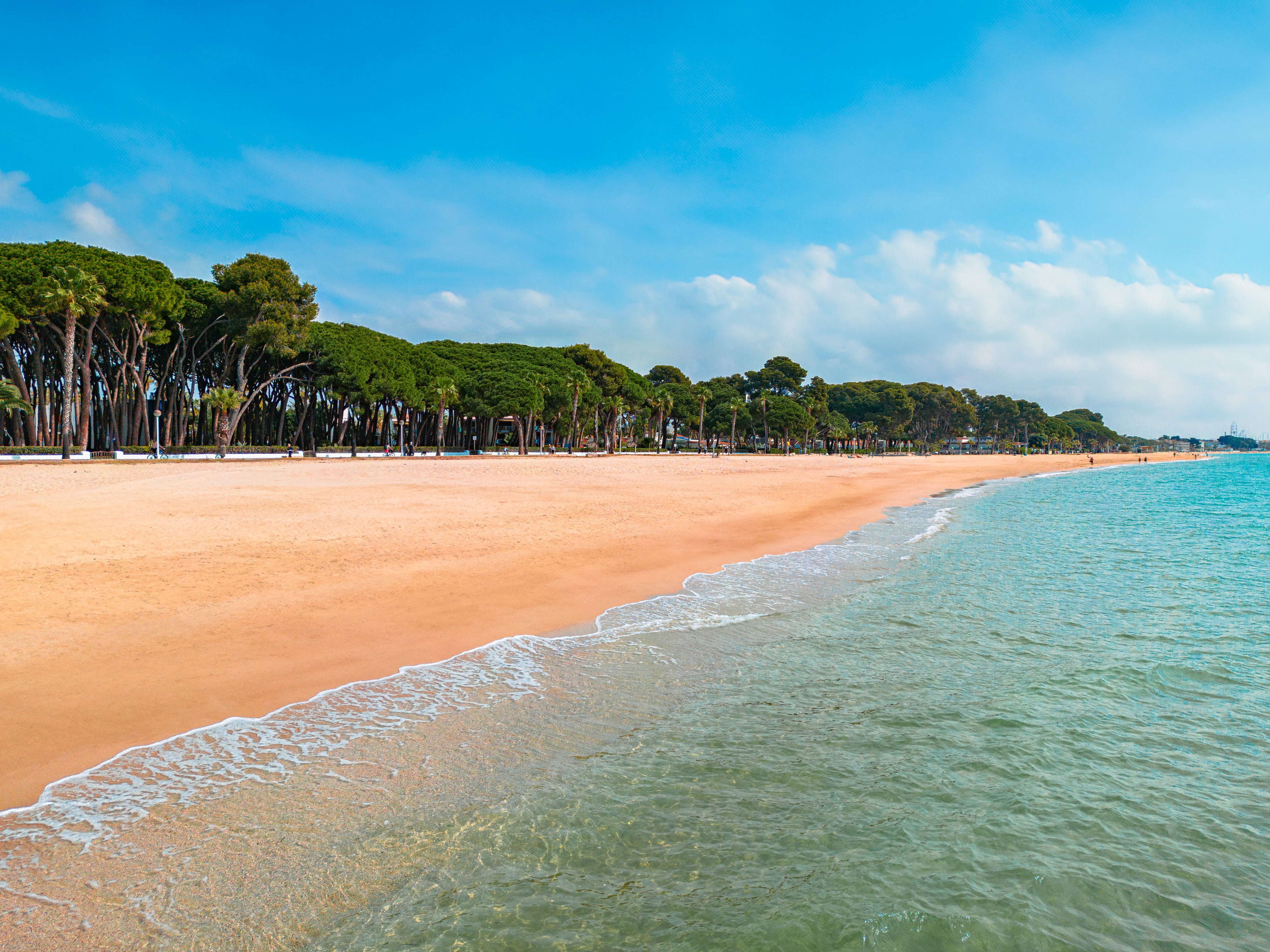 However you like your beach break, you’ll find the perfect spot for you along the picture postcard Costa Dorada