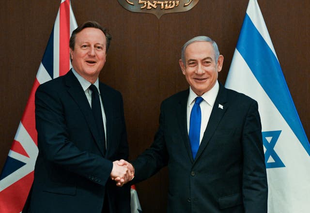 <p>David Cameron, left, with Benjamin Netanyahu </p>