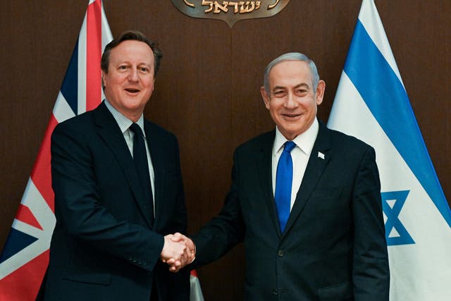 <p>David Cameron, left, with Benjamin Netanyahu </p>