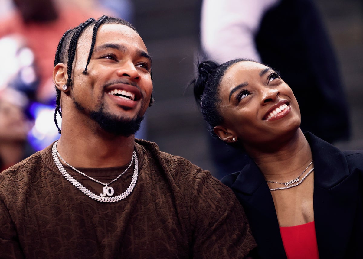 Simone Biles defends husband Jonathan Owens after viral comments about their relationship