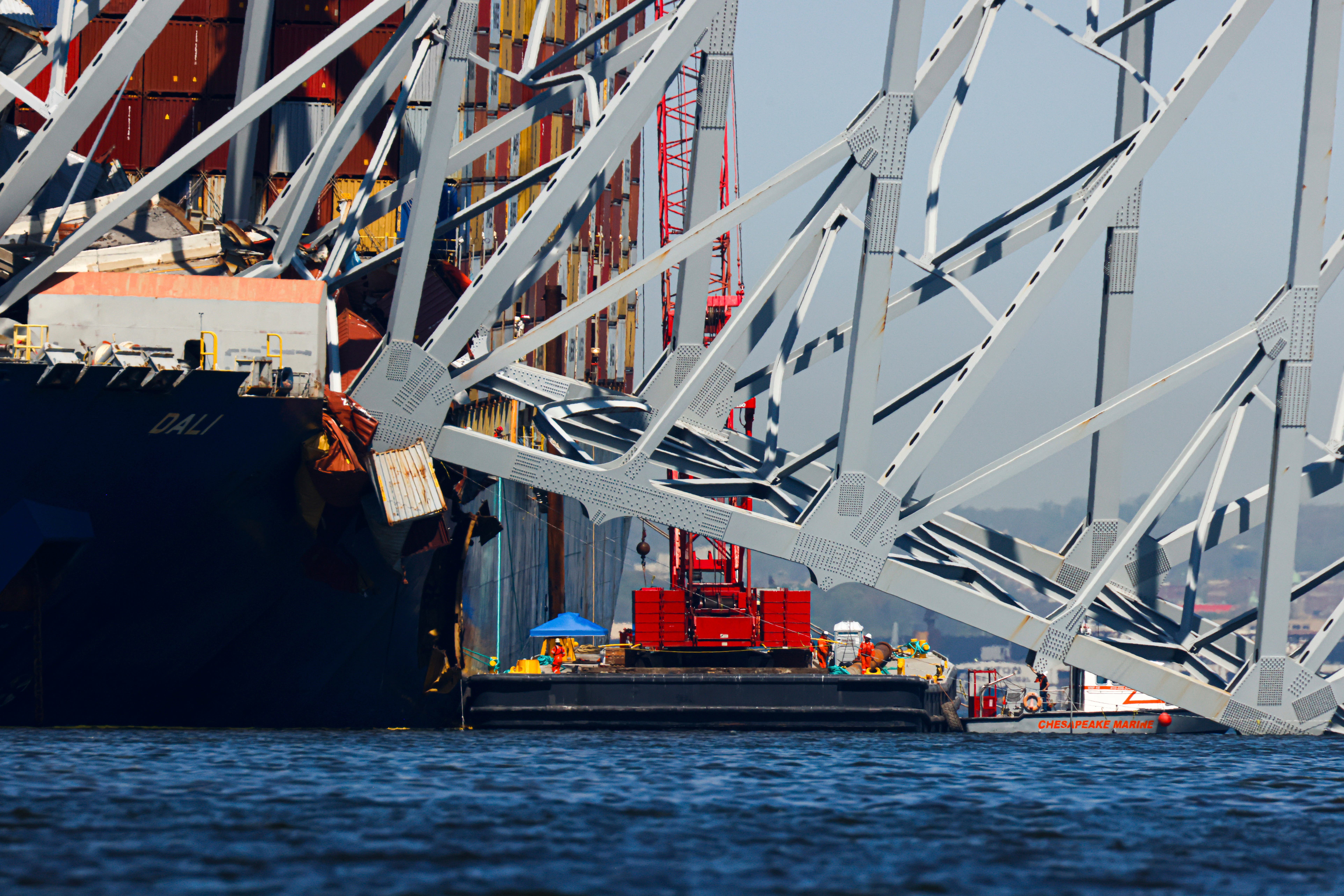 Crews turn sights to removing debris from ship's deck in Baltimore bridge collapse cleanup - Vimarsana News