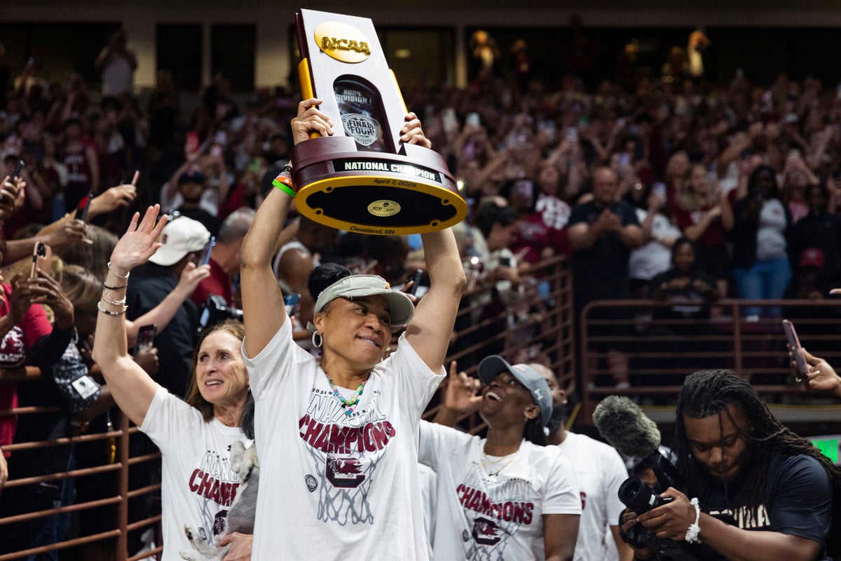 South Carolina coach Dawn Staley gushes over congratulations from Queen B