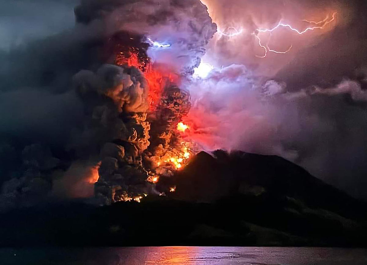 Tsunami alert in Indonesia as Mount Ruang volcano erupts