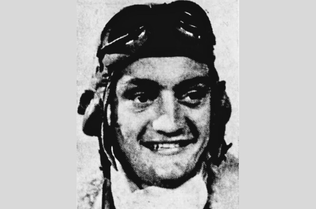 <p>This photo of Captain Everett Leland Yager appeared in the Palmyra Spectator newspaper 20 December 1944</p>