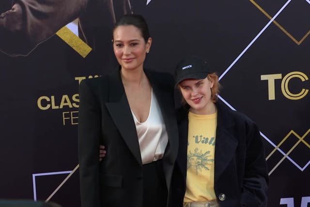 <p>Tallulah Willis honours father Bruce as she attends Pulp Fiction screening with stepmother Emma Heming Willis.</p>