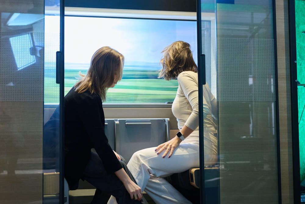 Cuddle Train ‘Smooch cabins’ on German trains will allow passengers to ‘cuddle ...