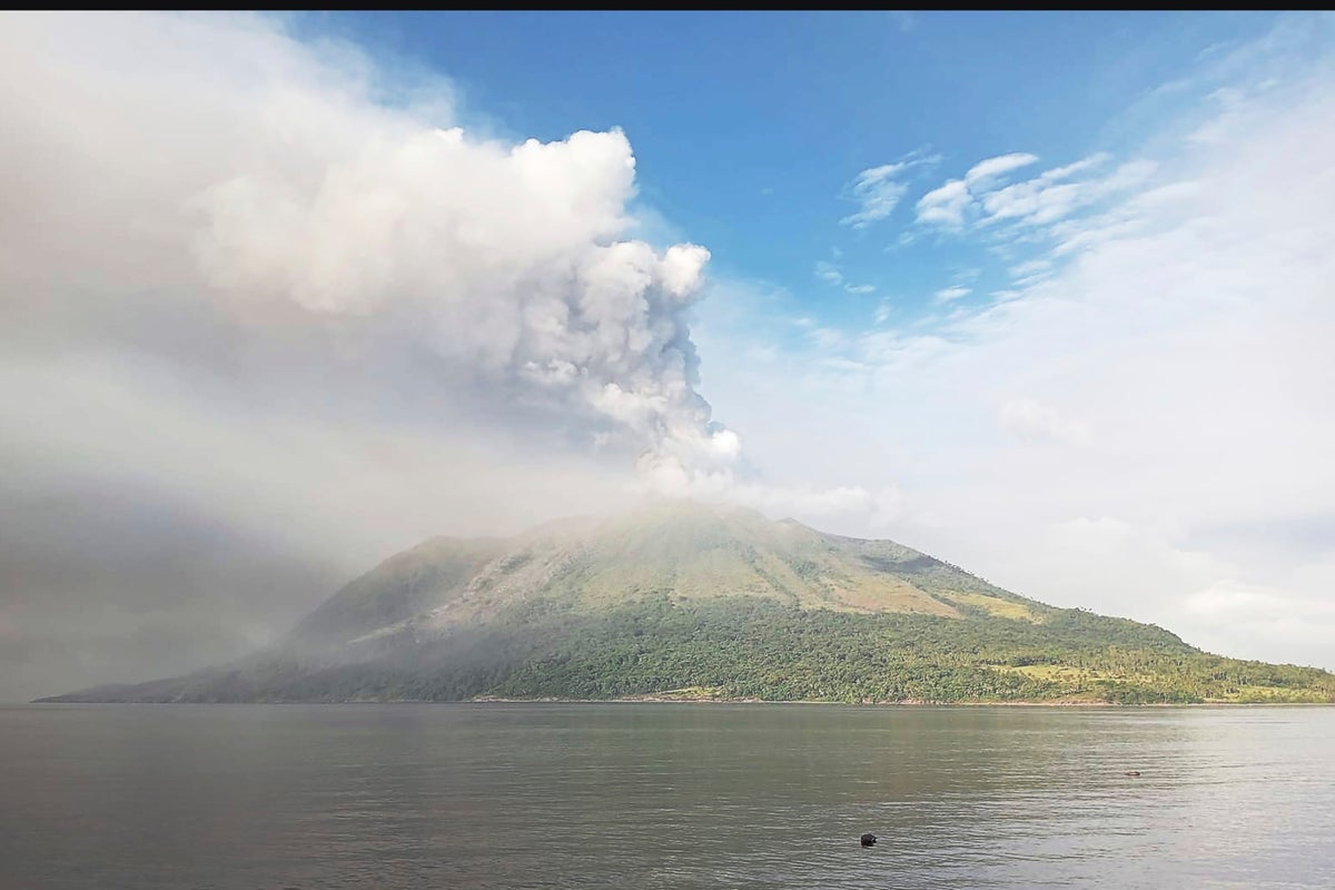 More people are evacuated after dramatic eruption of an Indonesian volcano