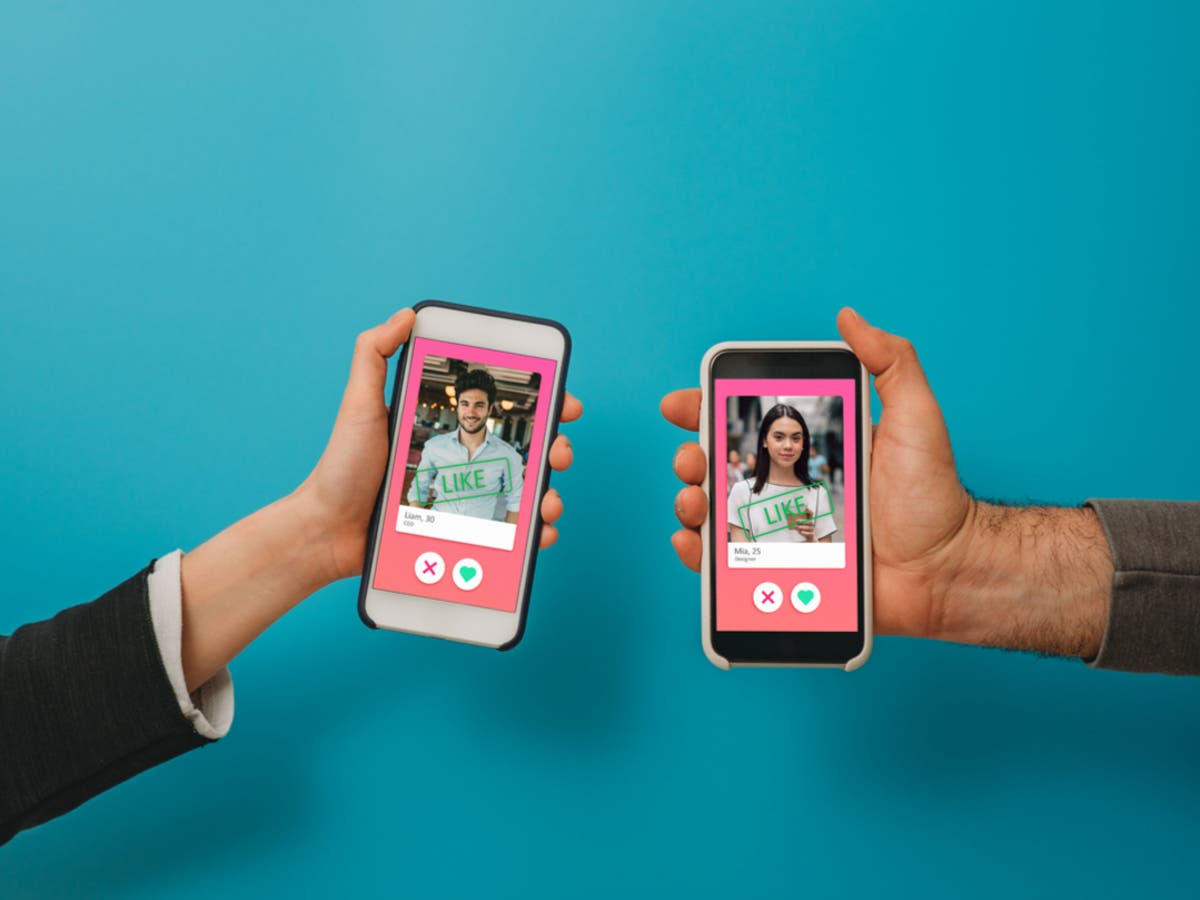 Am I slipping for ChatGPT? The dim total world of AI catfishing on relationship apps