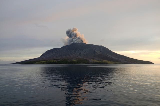 INDONESIA-VOLCÁN