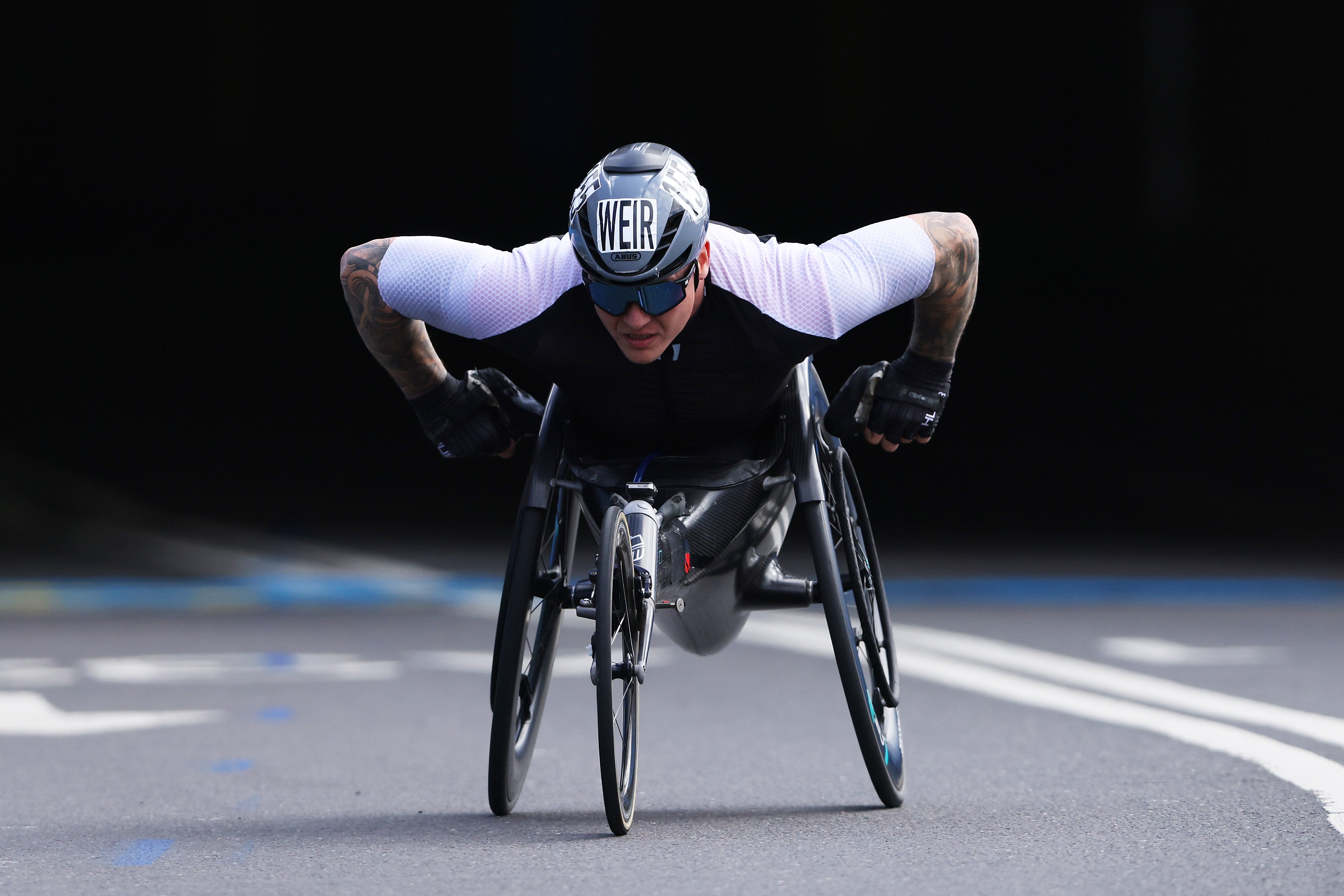 David Weir in action during the men’s wheelchair race at the 2024 TCS London Marathon