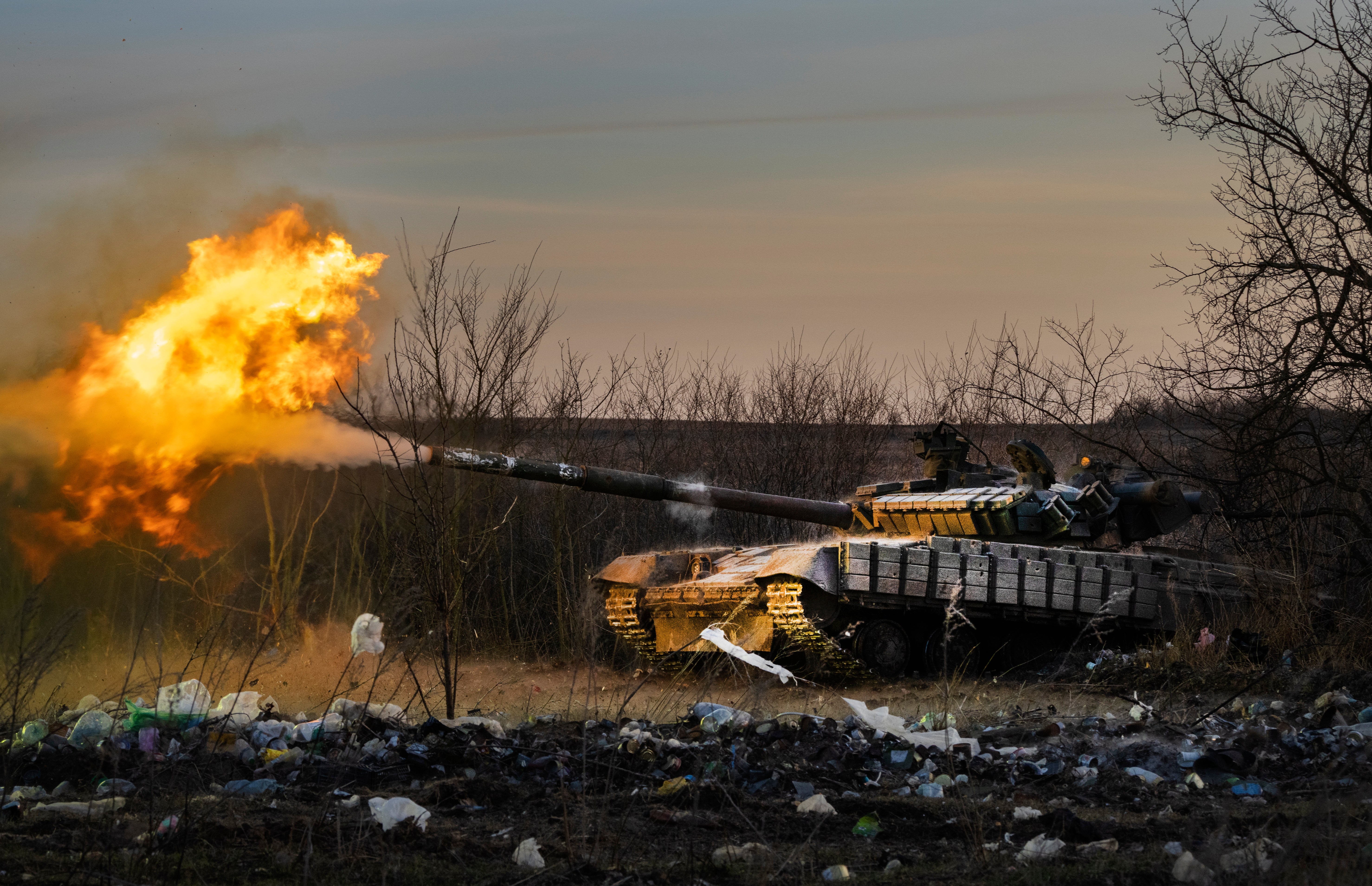 A Ukrainian tank of the 17th Tank Brigade fires at Russian positions in Chasiv Yar