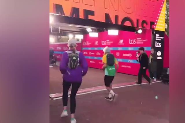 <p>Watch moment last runner crosses London Marathon finish line.</p>