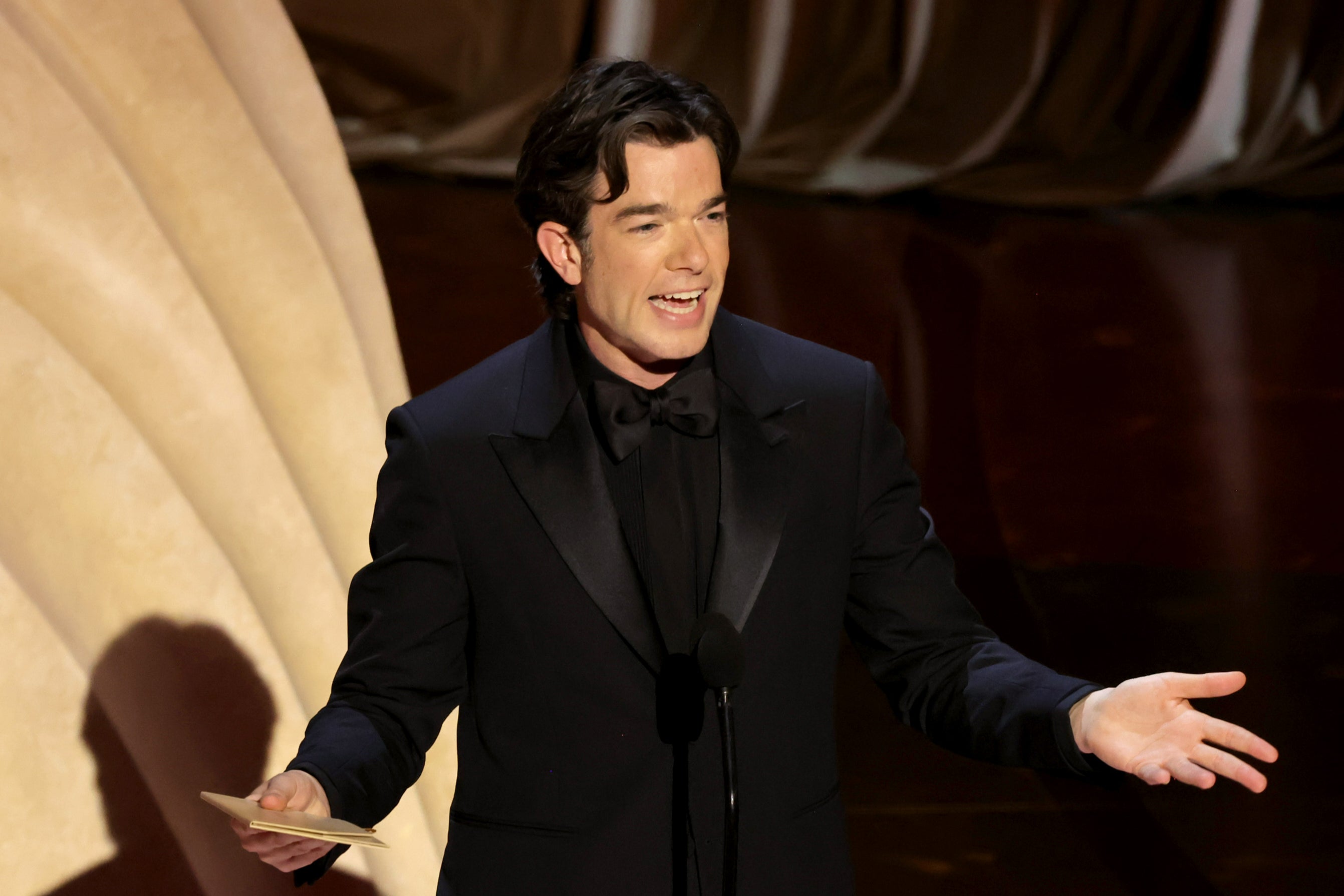 John Mulaney will perform a stand-up special live on Netflix