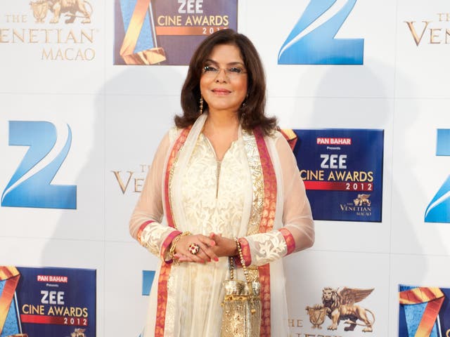 <p>Indian Bollywood actress Zeenat Aman attends red carpet during the Zee Cine Awards 2012</p>