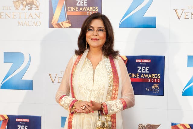 <p>Indian Bollywood actress Zeenat Aman attends red carpet during the Zee Cine Awards 2012</p>
