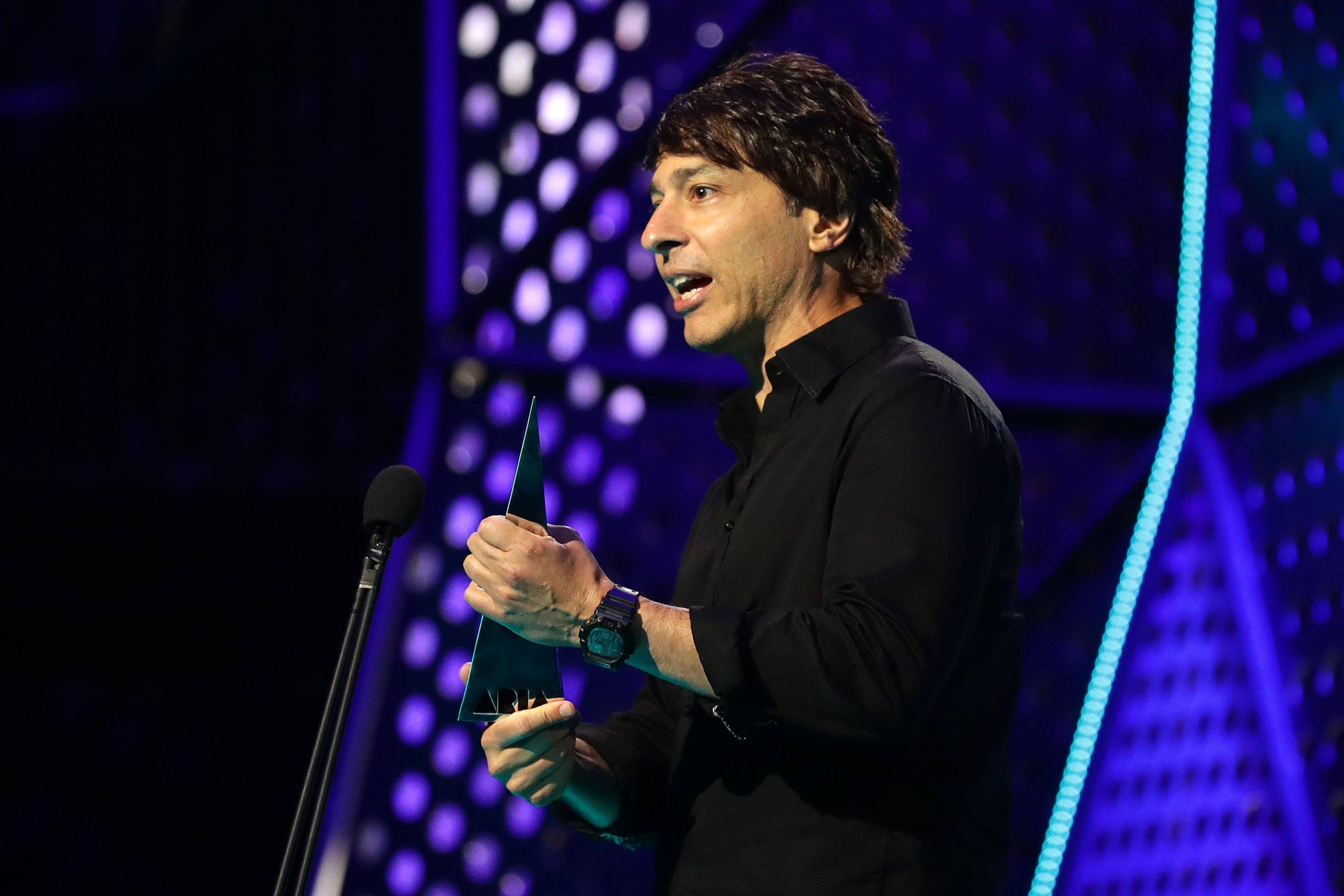 American comic Arj Barker asked a woman with a baby to leave his show in Melbourne