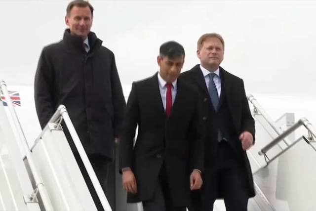 <p>Sunak, Hunt and Shapps arrive in Warsaw hours after Rwanda bill passes.</p>