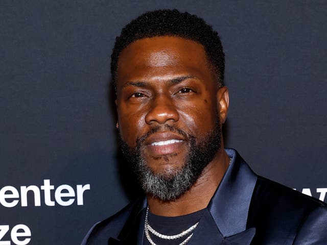 <p>Kevin Hart finally admits his real height </p>