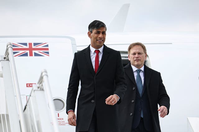 <p>Rishi Sunak and defence secretary Grant Shapps arrive in Warsaw </p>