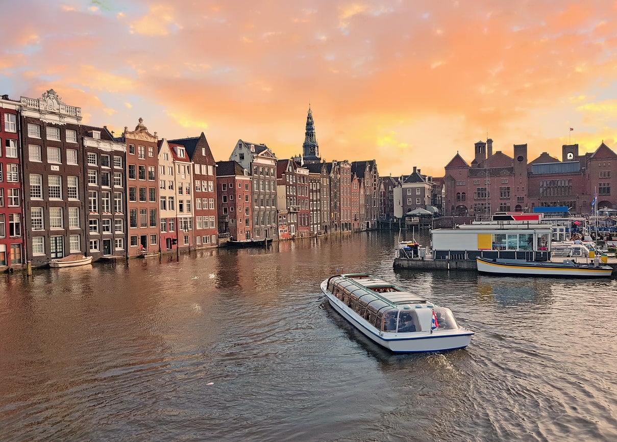 River cruises entering Amsterdam could halve by 2028