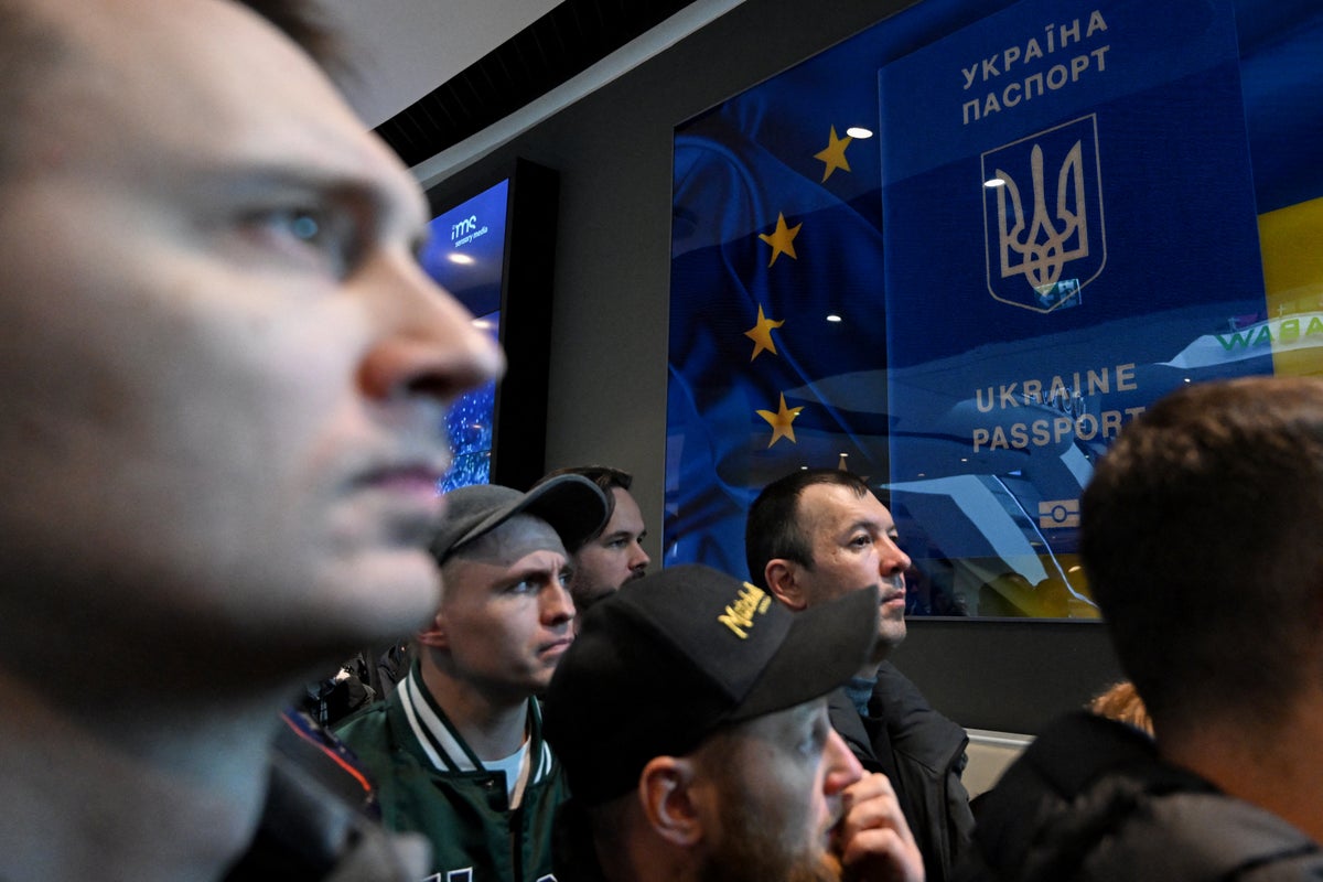 Ukraine bans men of fighting age from applying for new passports