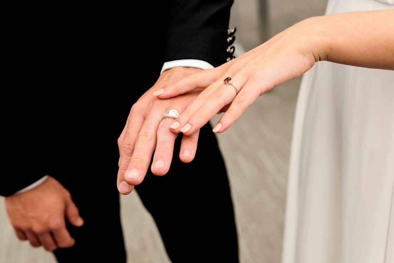 <p>Woman defended for throwing engagement ring in ocean after husband’s affair prank</p>